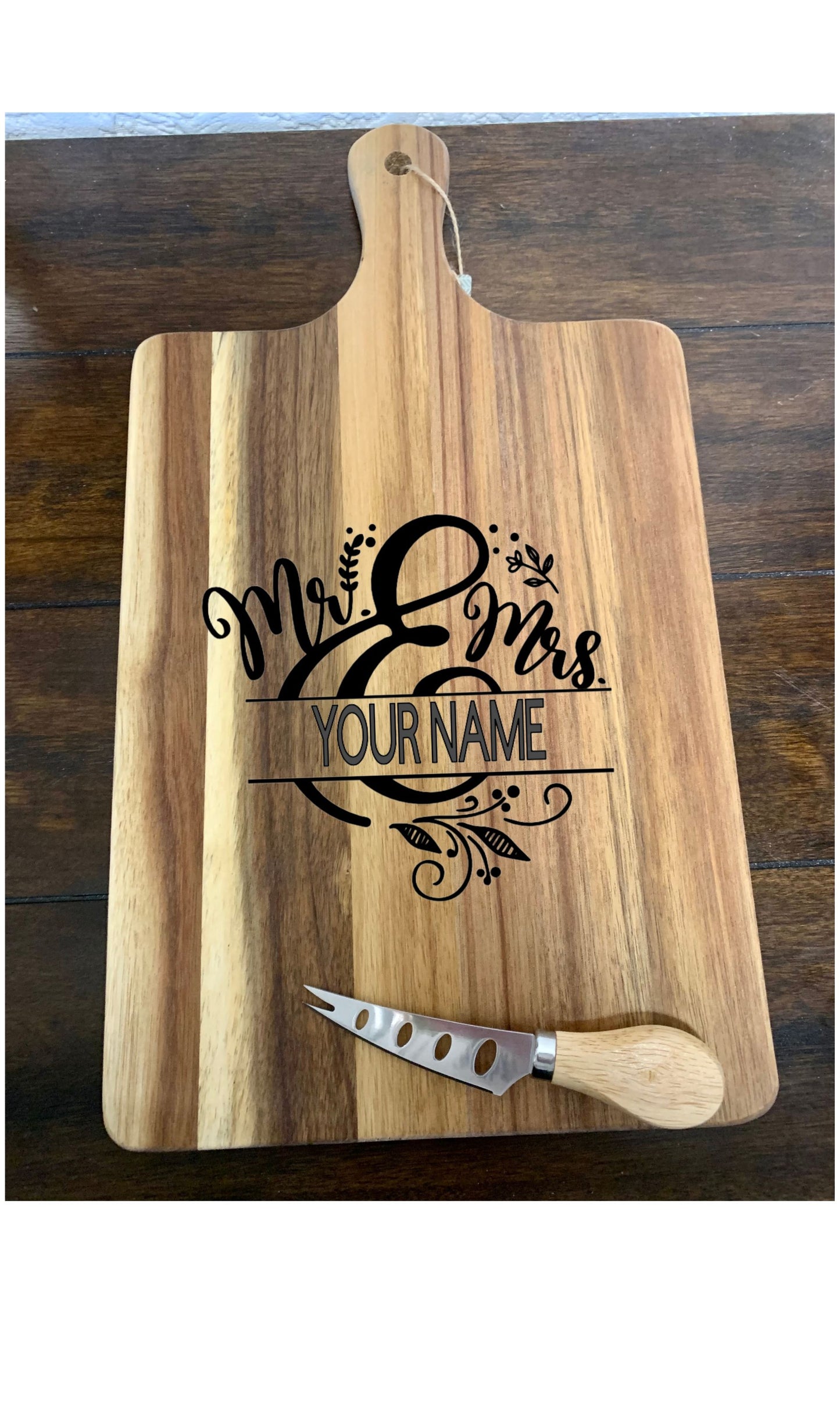 Personalized Acacia Wood Bread Board - The Crystal Shoppe